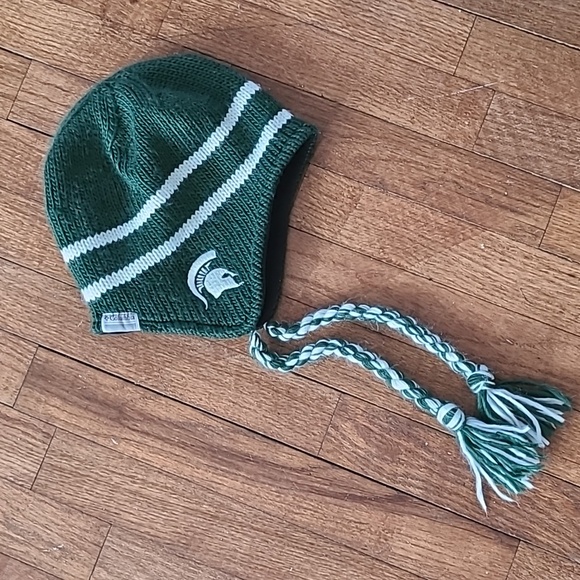 Columbia MSU‎ winter green white yarn Tassel Pom Beanie Hat women's OS - Picture 9 of 11